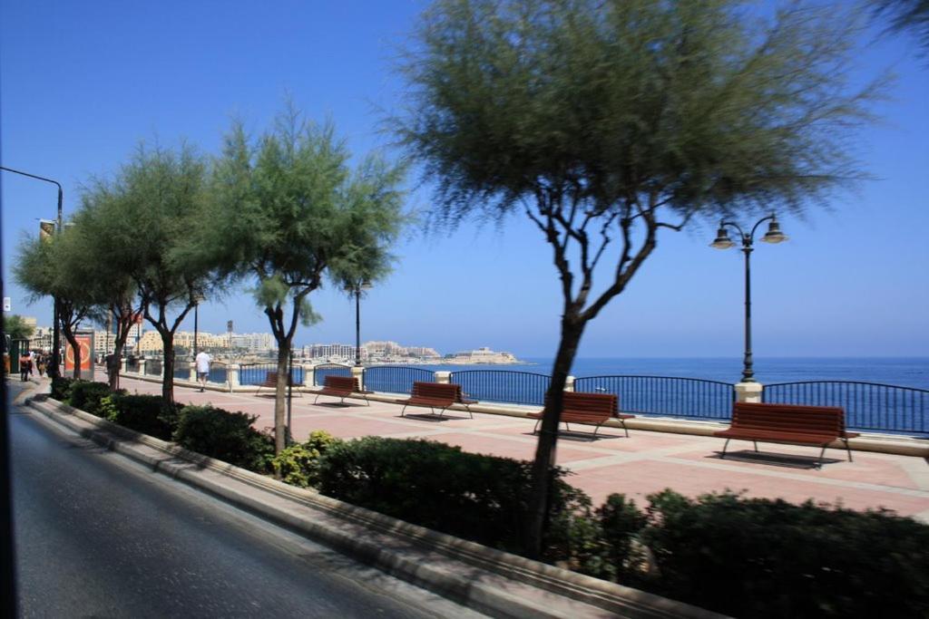 Luxury Apartment With Valletta And Harbour Views Sliema Exterior foto