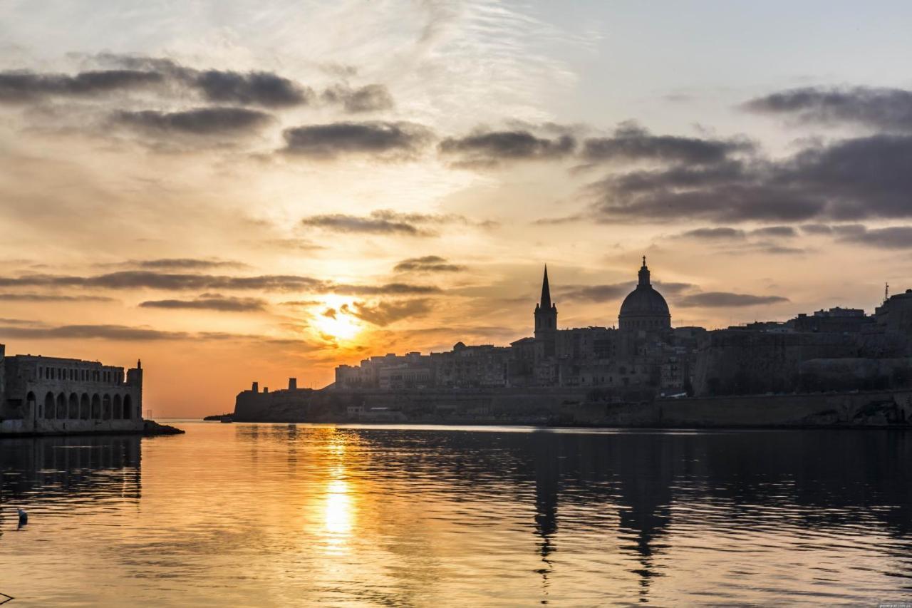 Luxury Apartment With Valletta And Harbour Views Sliema Exterior foto