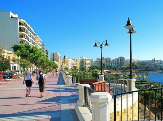 Luxury Apartment With Valletta And Harbour Views Sliema Exterior foto